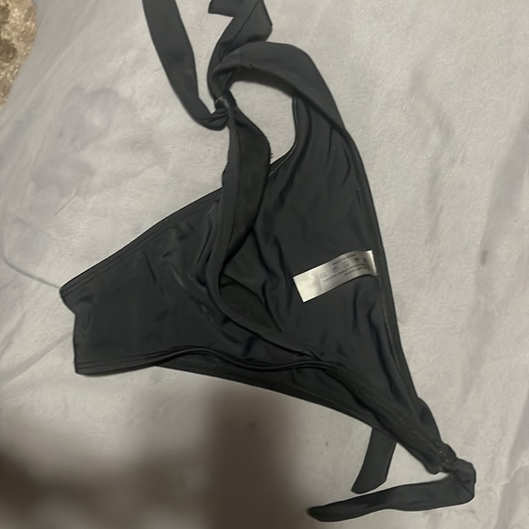 Size small - Picture 2 of 3